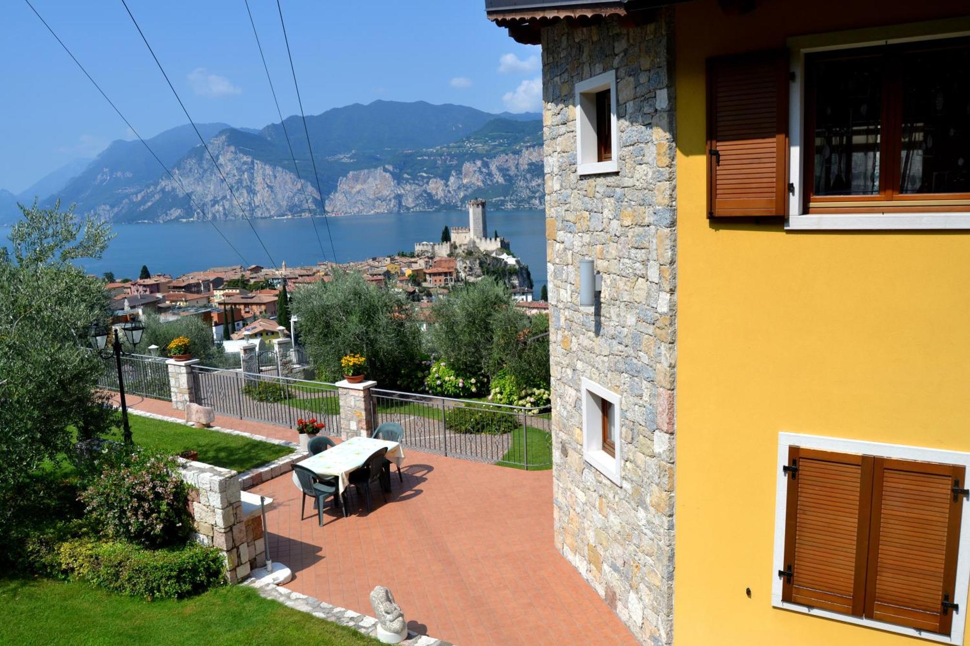 Appartamenti La Perla Malcesine Esterno foto